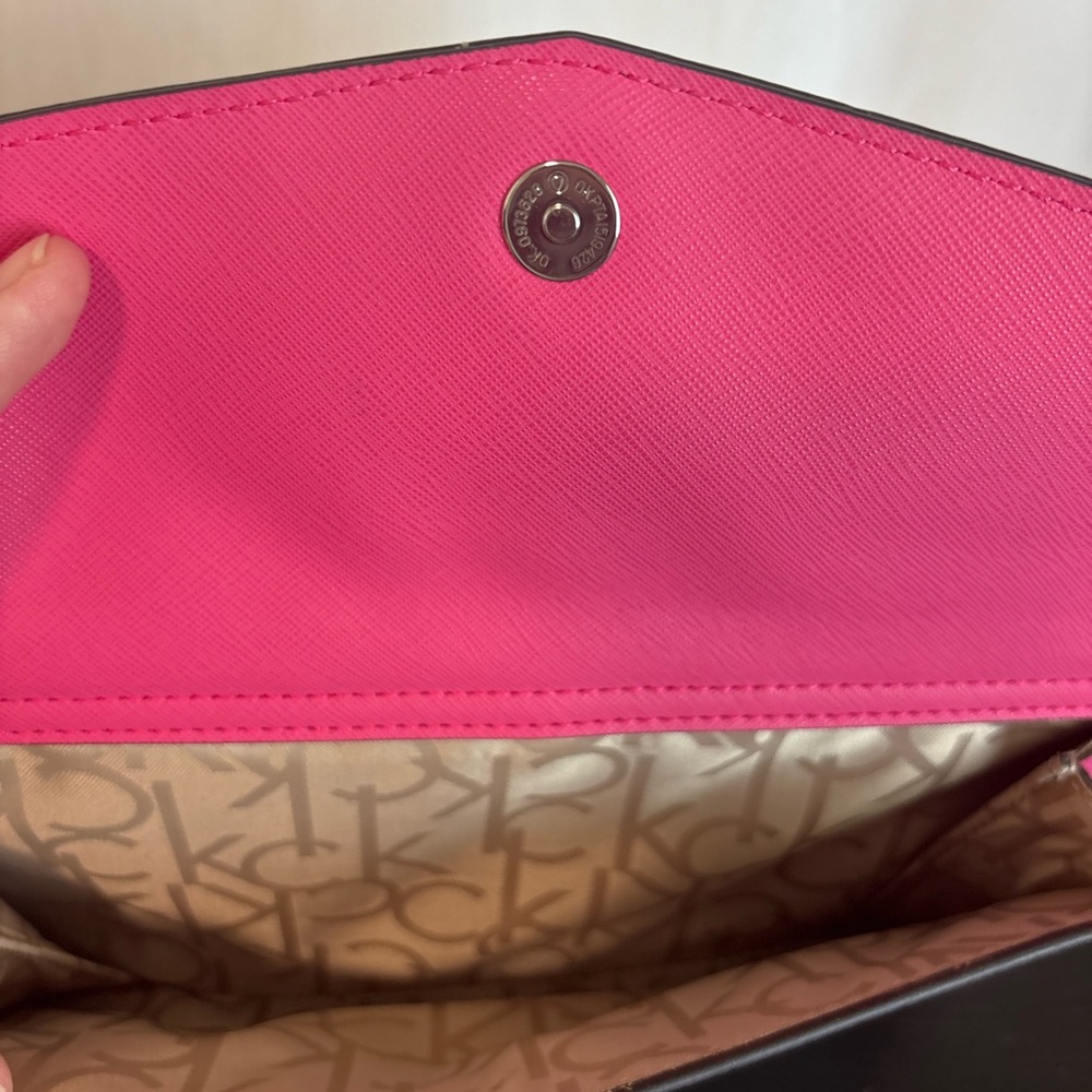 CALVIN KLEIN  Pink and Tan Crossbody Bag with Elegant Design - Picture 10 of 15